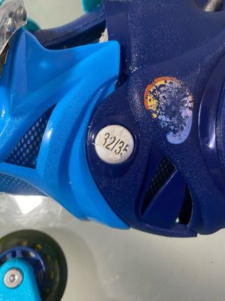Patines en línea azules para niños