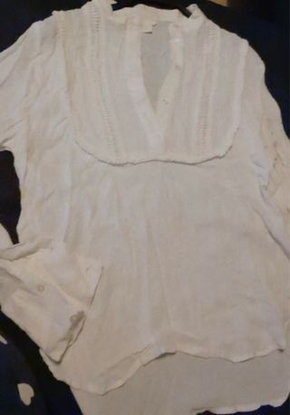 Blusa satinada blanca talla M