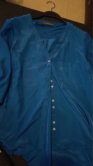 Blusa satinada blanca talla M