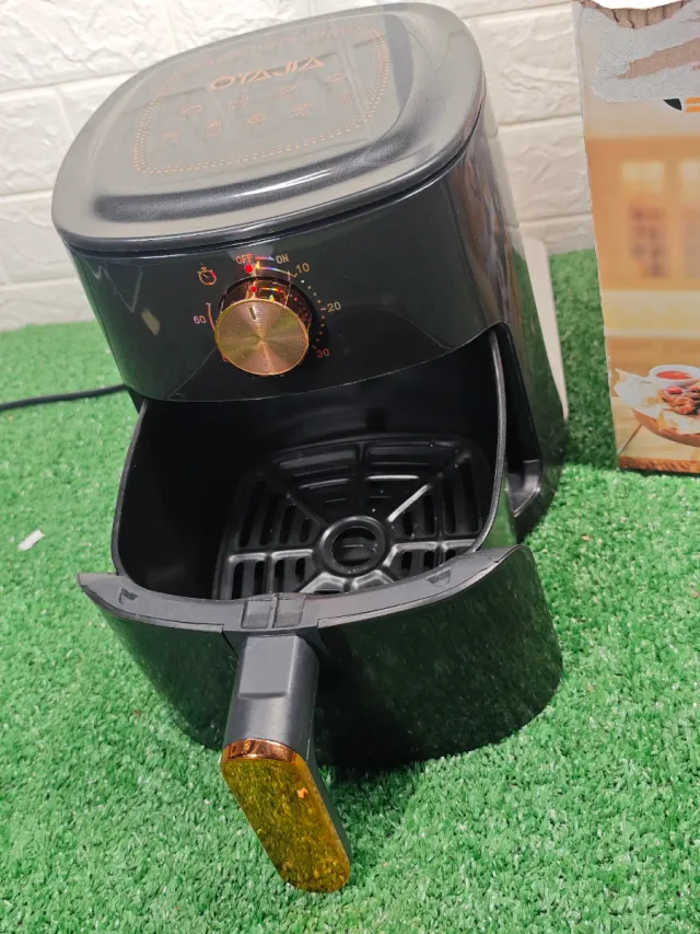 Freidora de aire negra 2.5L