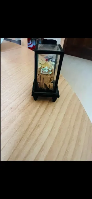 Decorazione in sughero e vetro