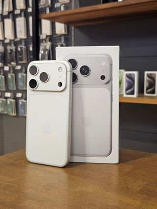 IPHONE 17 PRO 256GB ARGENTO BATTERIA 100%