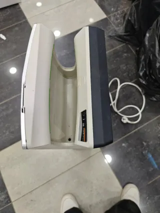 Secador de manos vertical 1500W. 1-100,€ 2-150€