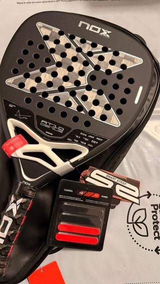 Pala de pádel Nox AT10 Genius Attack 18K Alumin