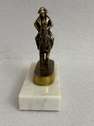 Antica statuina bronzo cavaliere