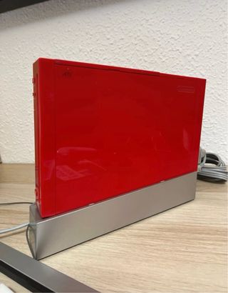 Nintendo Wii Roja + Juegos y Mandos