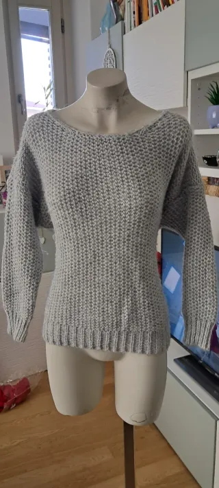 Maglione caldo grigio