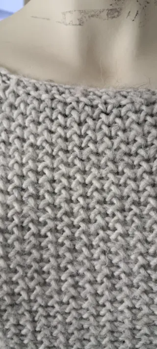 Maglione caldo grigio