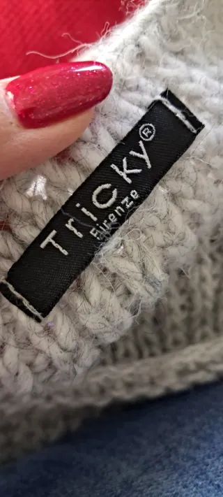 Maglione caldo grigio