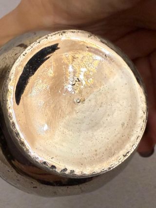 Antica teiera metallo e legno