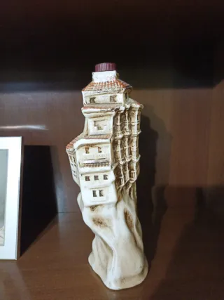 Botella Resolí Casas Colgadas