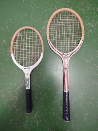 Par de raquetas de madera antiguas
