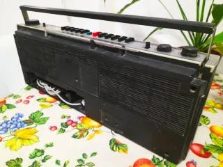 Sanyo MW200K Boombox Radio Cassette