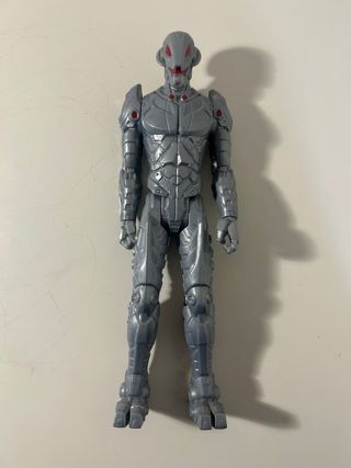 Figura Titan Marvel Ultron