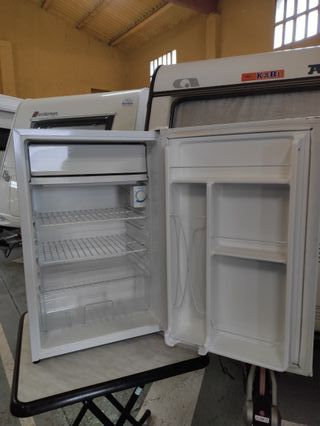 Frigorífico bajo mesa semi nuevo