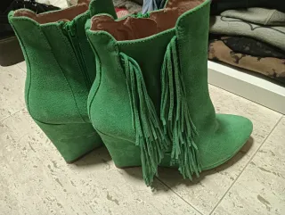 Botines ante verde cuña talla 38