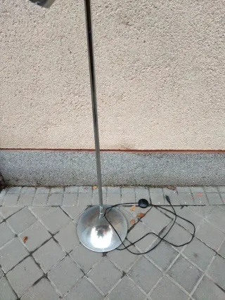 Lámpara pie Sonneman cromada globo ocular vintage