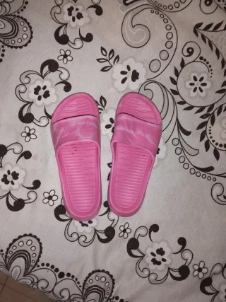 Ciabatte da piscina rosa