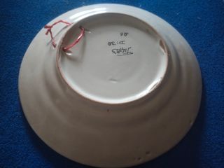 Plato antiguo cerámica esmaltada decorado