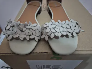 Sandalias Geox Talla 37 con detalle de Flores