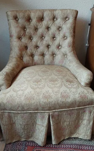 Butaca capitoné vintage beige y rosa