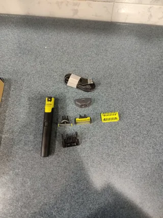 Recortadora Philips OneBlade Negra y Amarilla