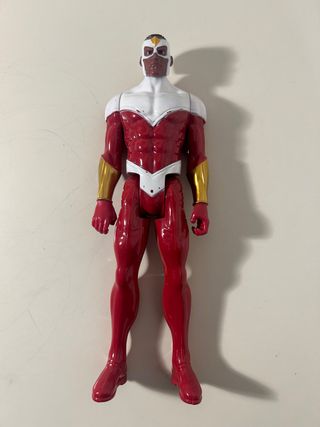 Figura Titan Marvel Falcon Buen Estado