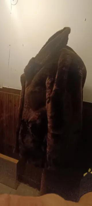 Abrigo de pelo marrón