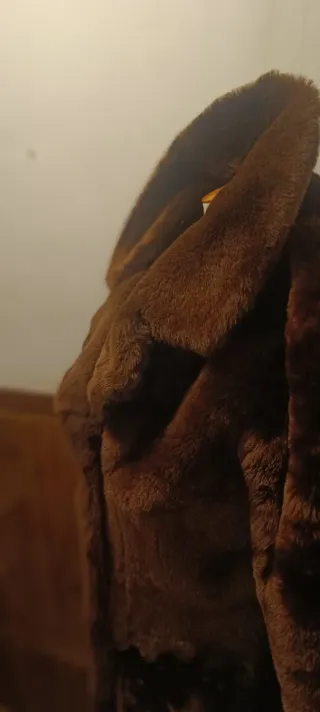 Abrigo de pelo marrón