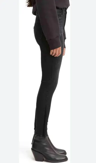 Levi's - High Rise Skinny Flecos