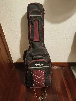 Guitarra Admira Clásica