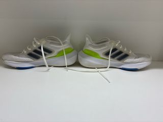 Zapatillas deportivas Adidas blancas y amarillas