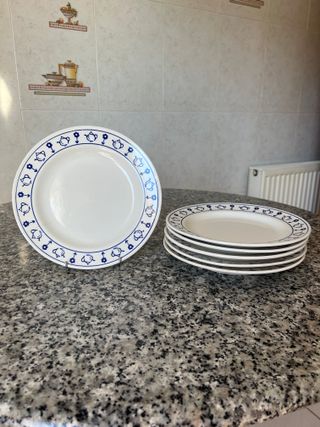 Set di 6 piatti piani in ceramica - nuovi