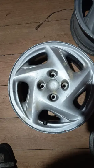 Llantas de aleación plateadas