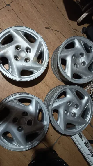 Llantas de aleación plateadas