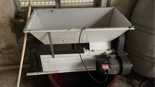Estrujadora de uvas industrial