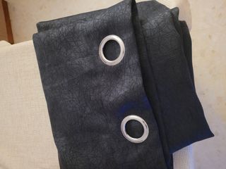 Due tende nere opache