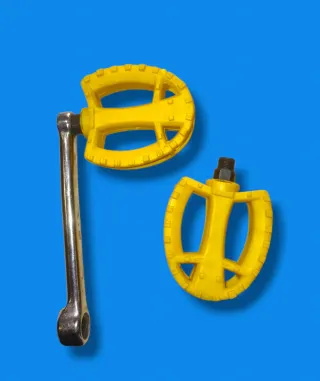 BMX Old school pedales Amarillos Antiguo stock.