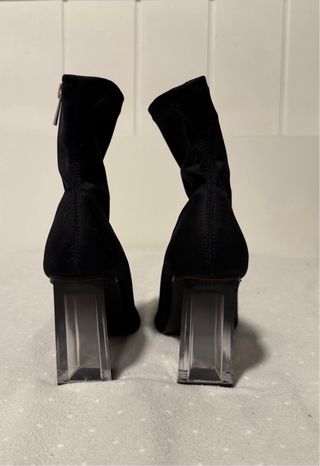 Botín tacón transparente Bershka T.36