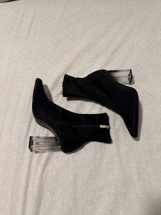 Botín tacón transparente Bershka T.36