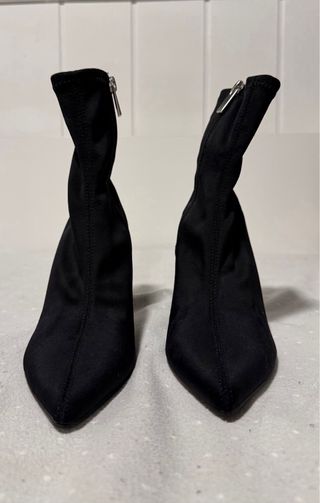 Botín tacón transparente Bershka T.36