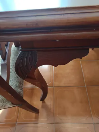 Tavolo da pranzo e sedie in legno massello