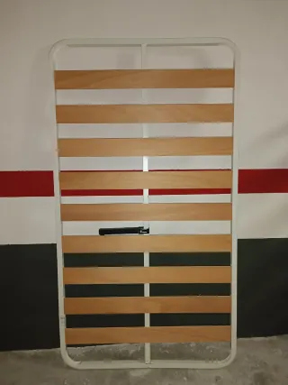 Somier de 105 cm sin patas.
