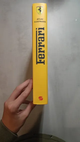 Libro atlas ilustrado Ferrari