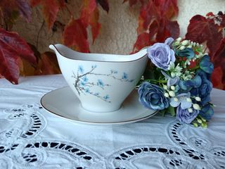 Salsiera in porcellana con decoro floreale