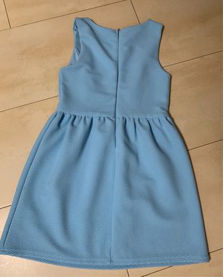 Vestido azul sin mangas