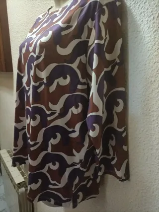 Blusa estampada morado y marrón