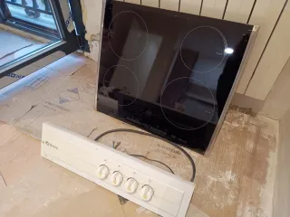 Vitrocerámica inducción Balay con mandos