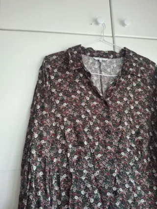 Vestido largo floral abotonado