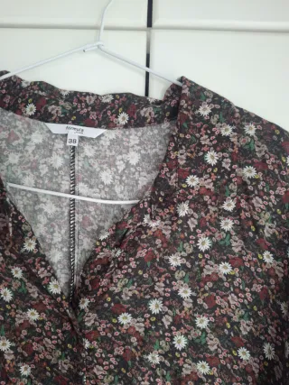 Vestido largo floral abotonado